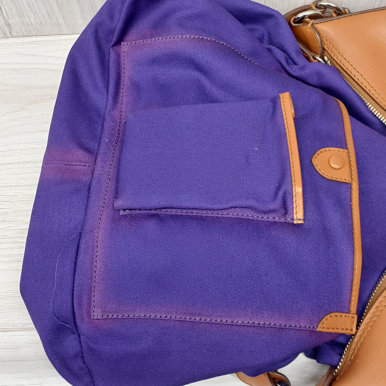 裏地に一部変色あり