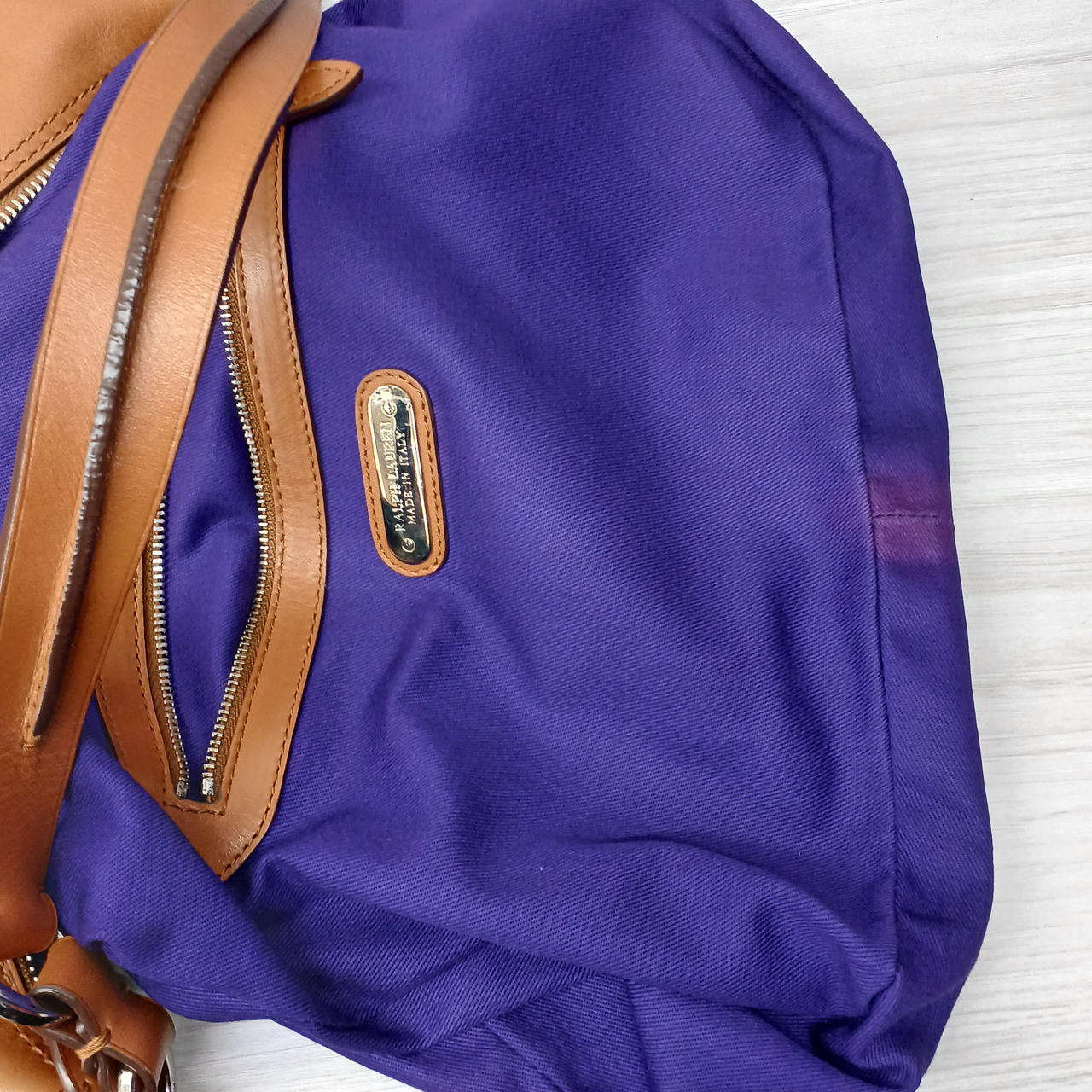 裏地に一部変色あり