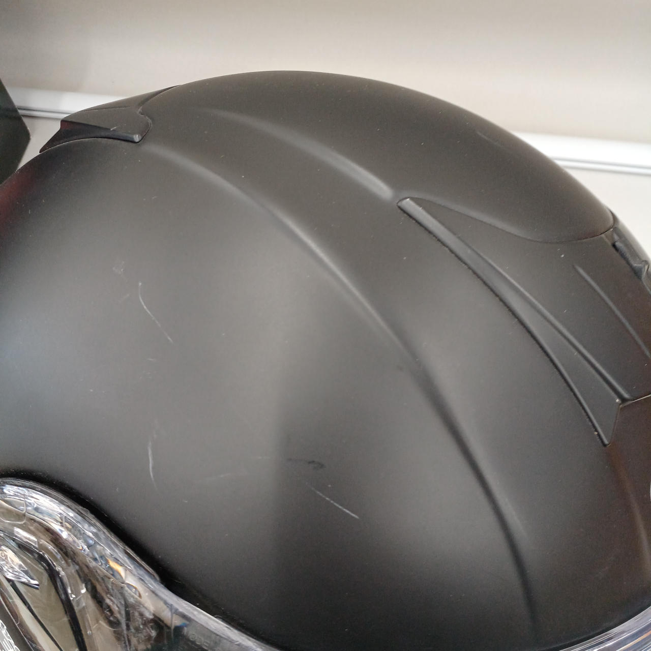 全体的にキズあります。