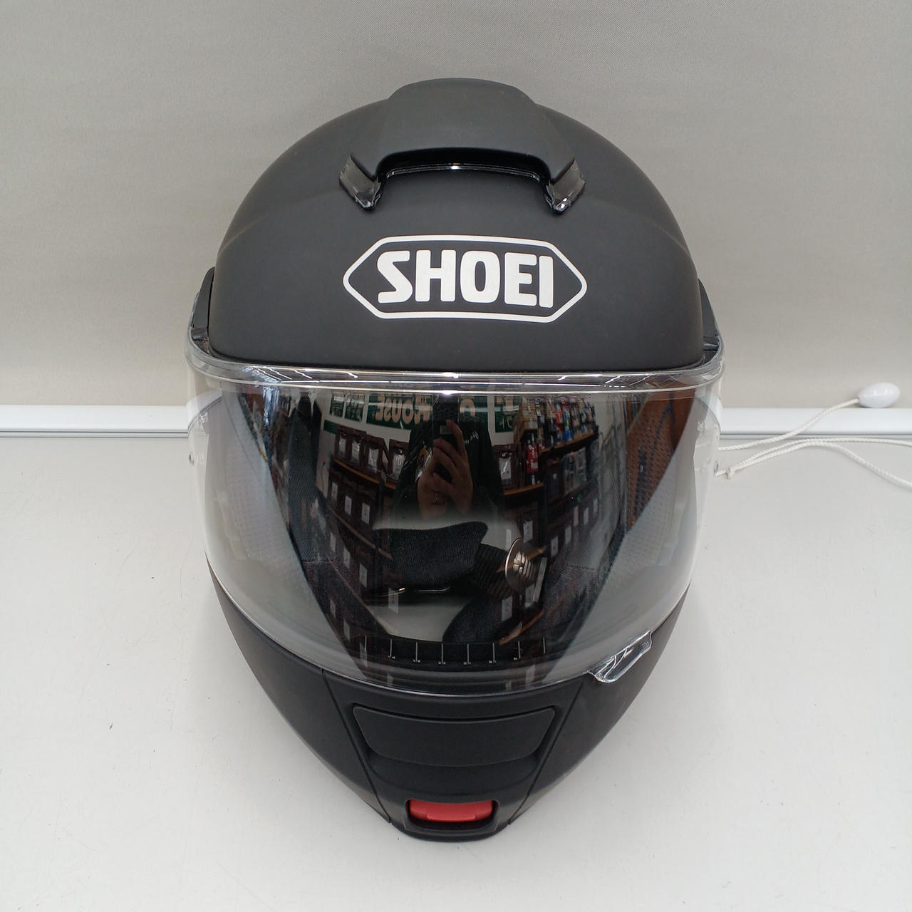 キズ、使用感あります。