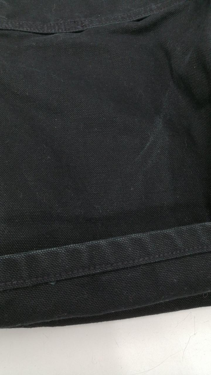 裾に色あせがございます。