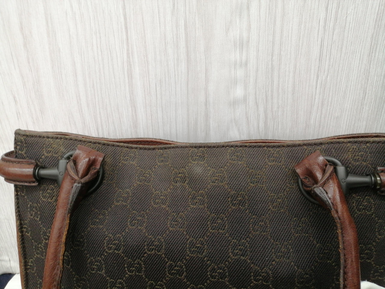 やや色褪せあり