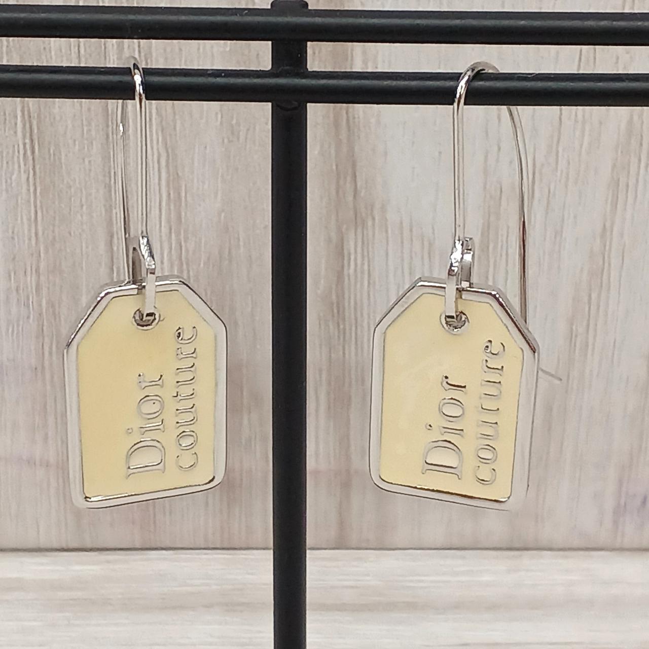 Christian Dior プレート型フックピアス クリスチャン ディオール(CHRISTIAN DIOR)|ロゴプレートフック
