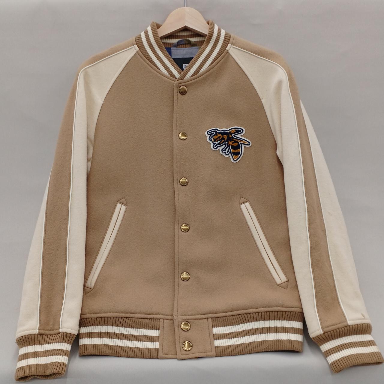 腕、袖に汚れあります。