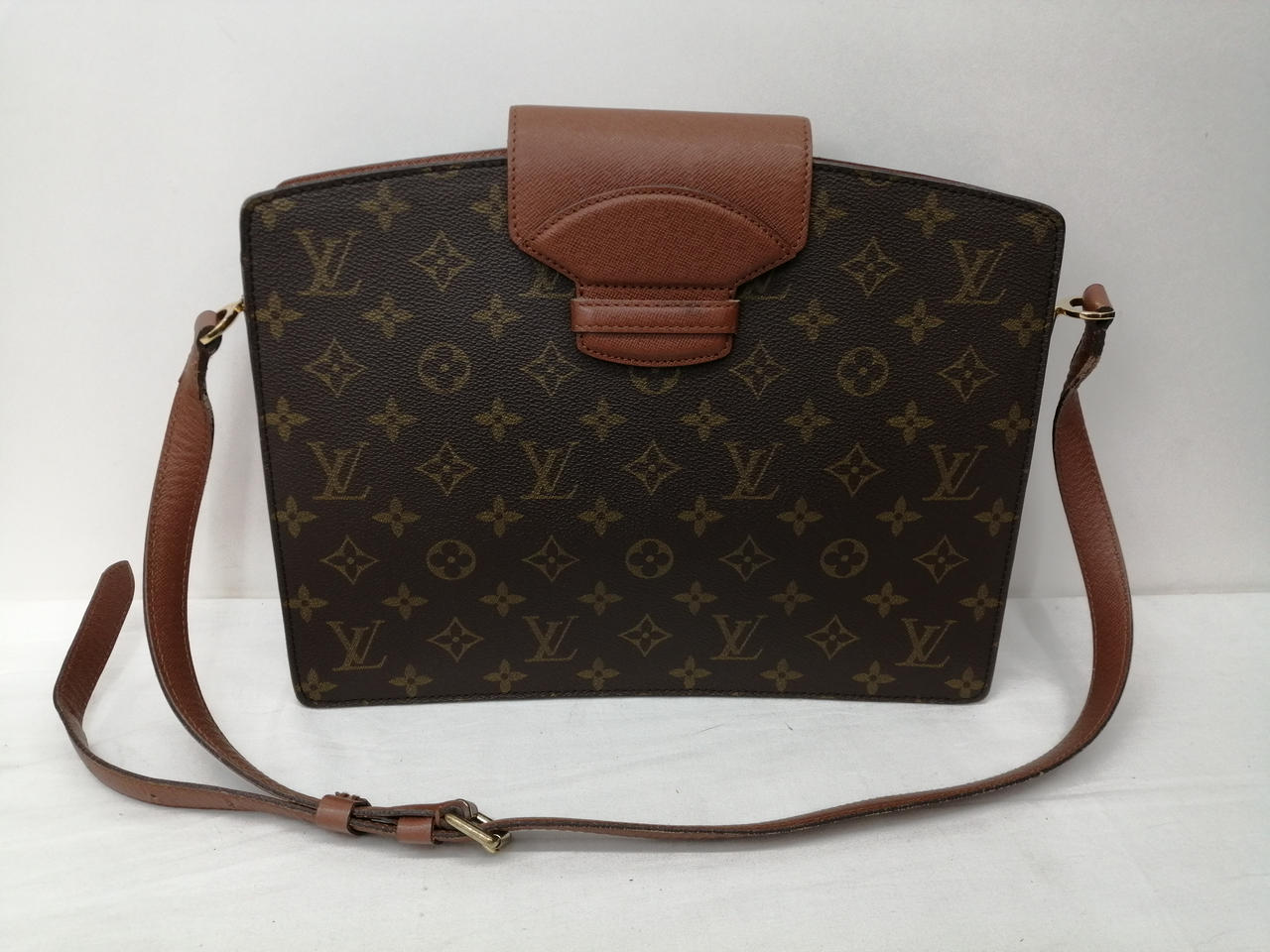 全体的に使用感あります。