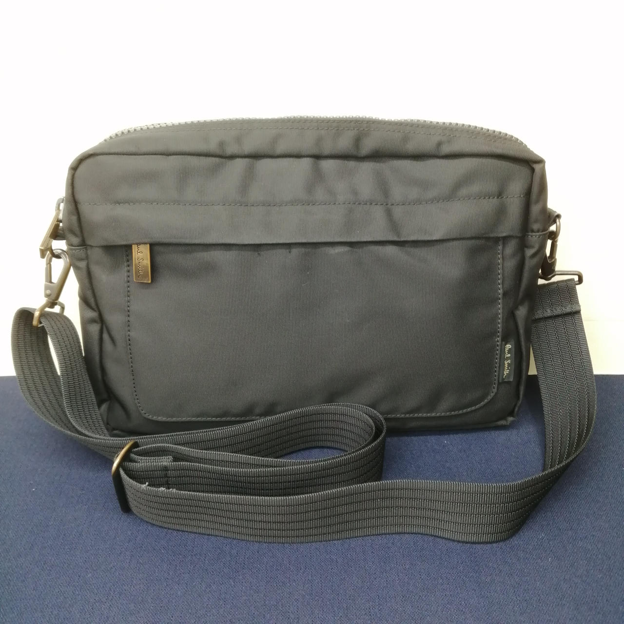 付属品ありません。
使用感あります。