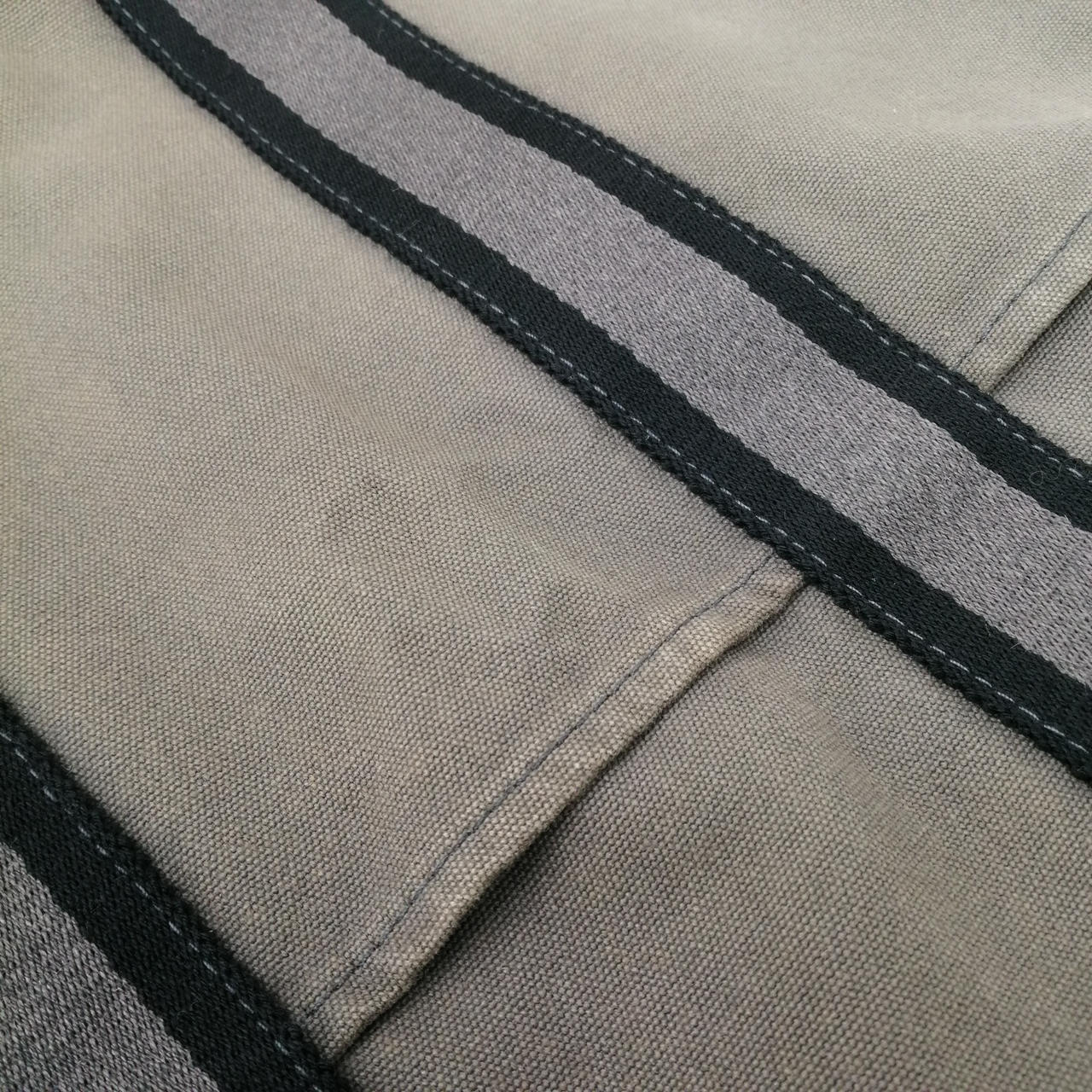 色褪せあります。