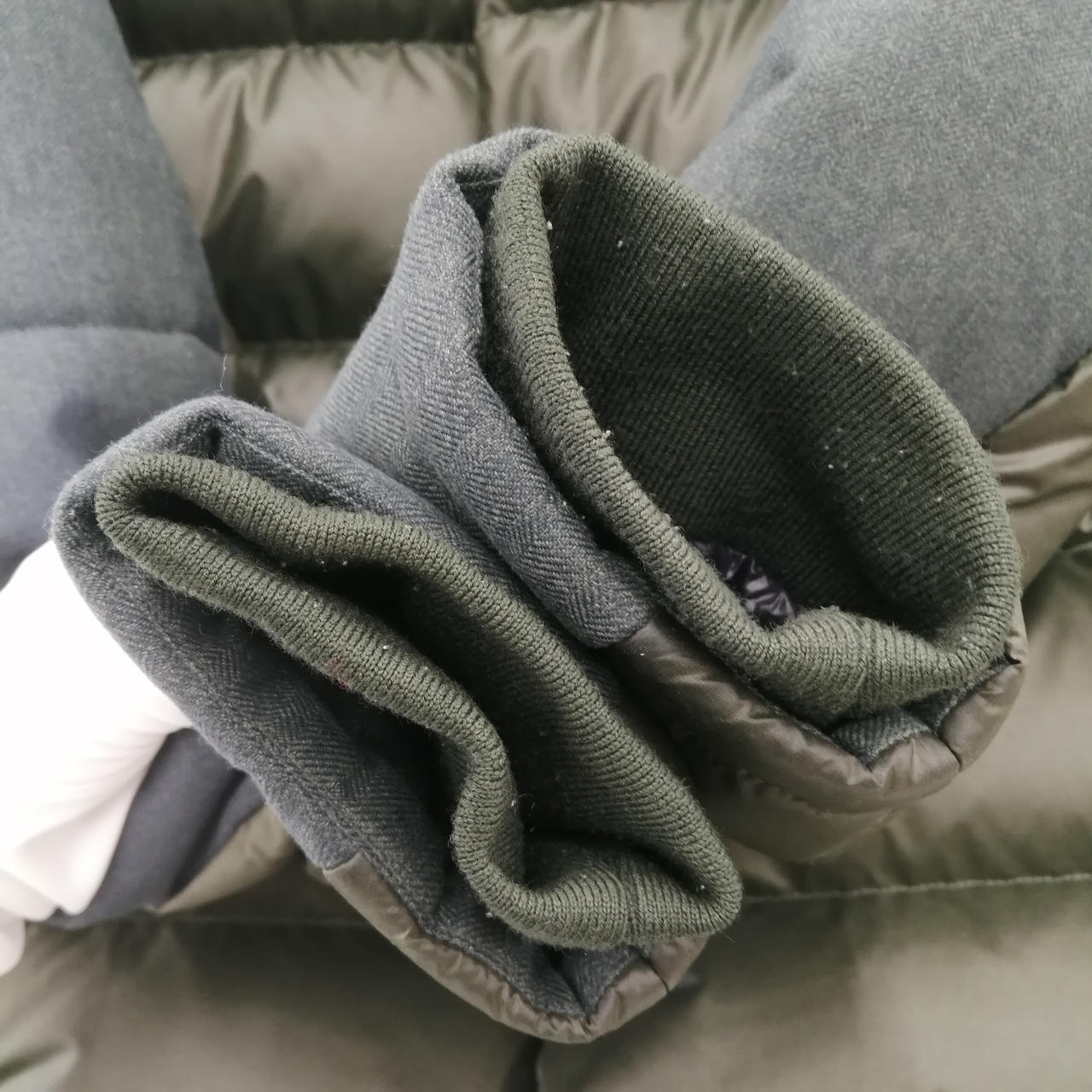 袖元使用感あります。