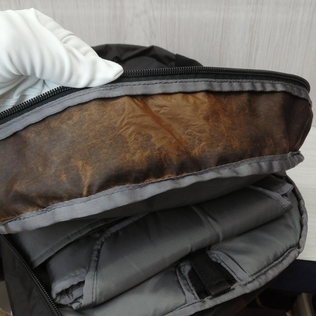 ふた裏劣化あり