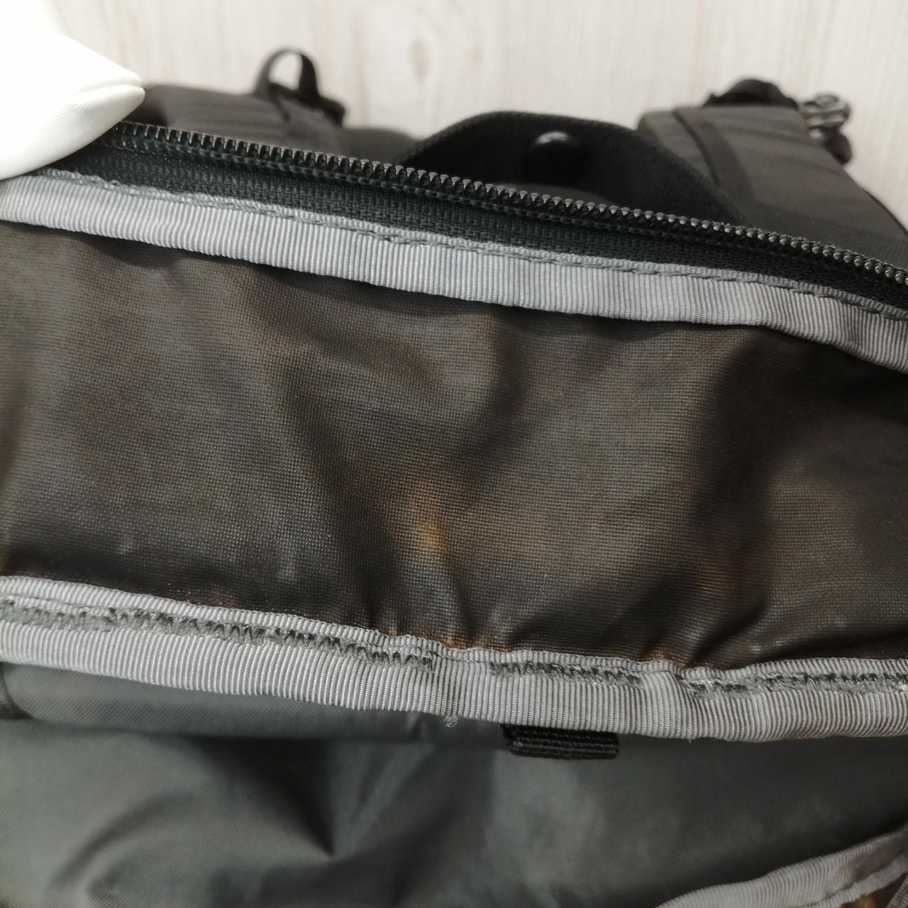 反対側も劣化あり