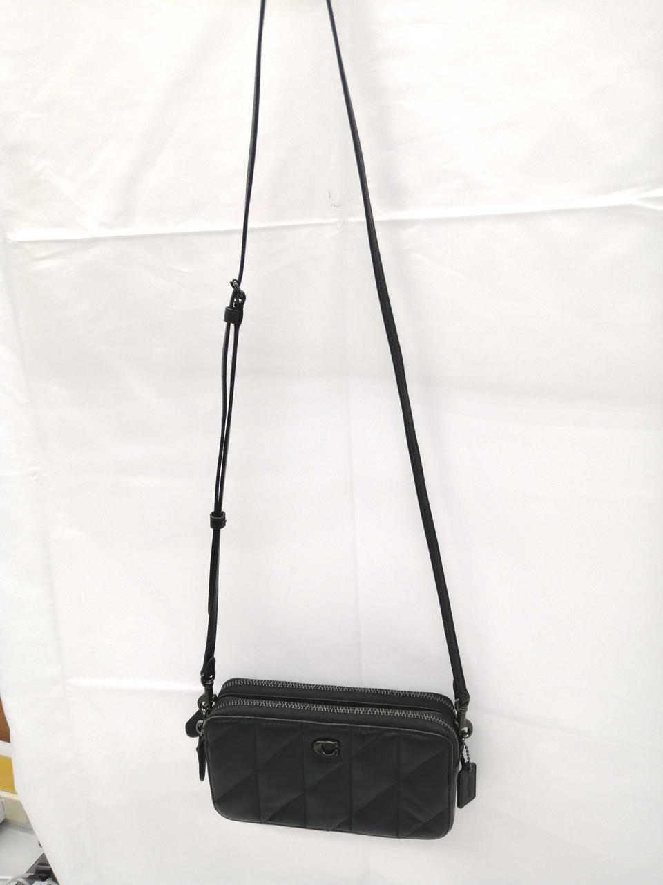 ショルダーストラップで