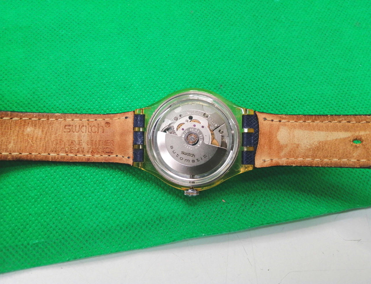 ベルト内側に、やや使用感有ります。