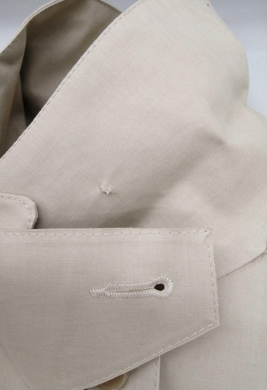 襟裏のボタンが欠品しています!