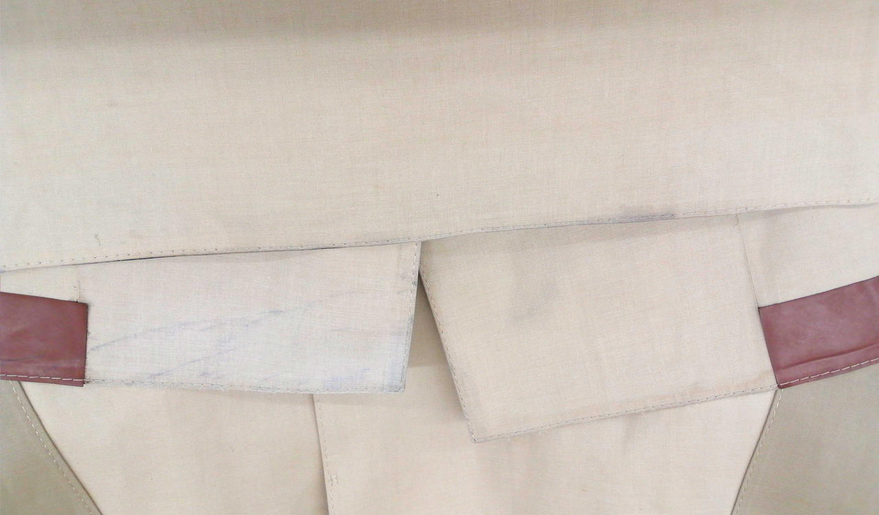 裾部分、汚れ箇所有ります。