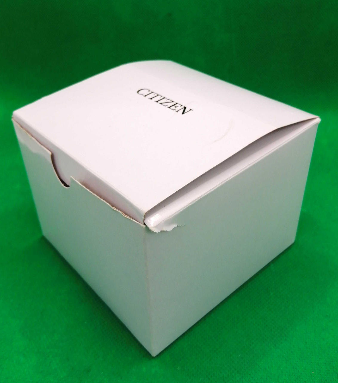 外箱に破損箇所有ります!