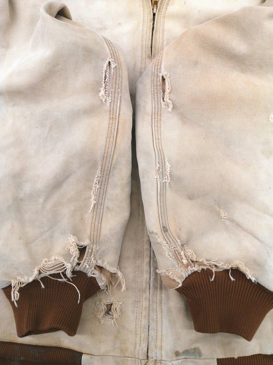 汚れ・傷み・破れ、有ります!