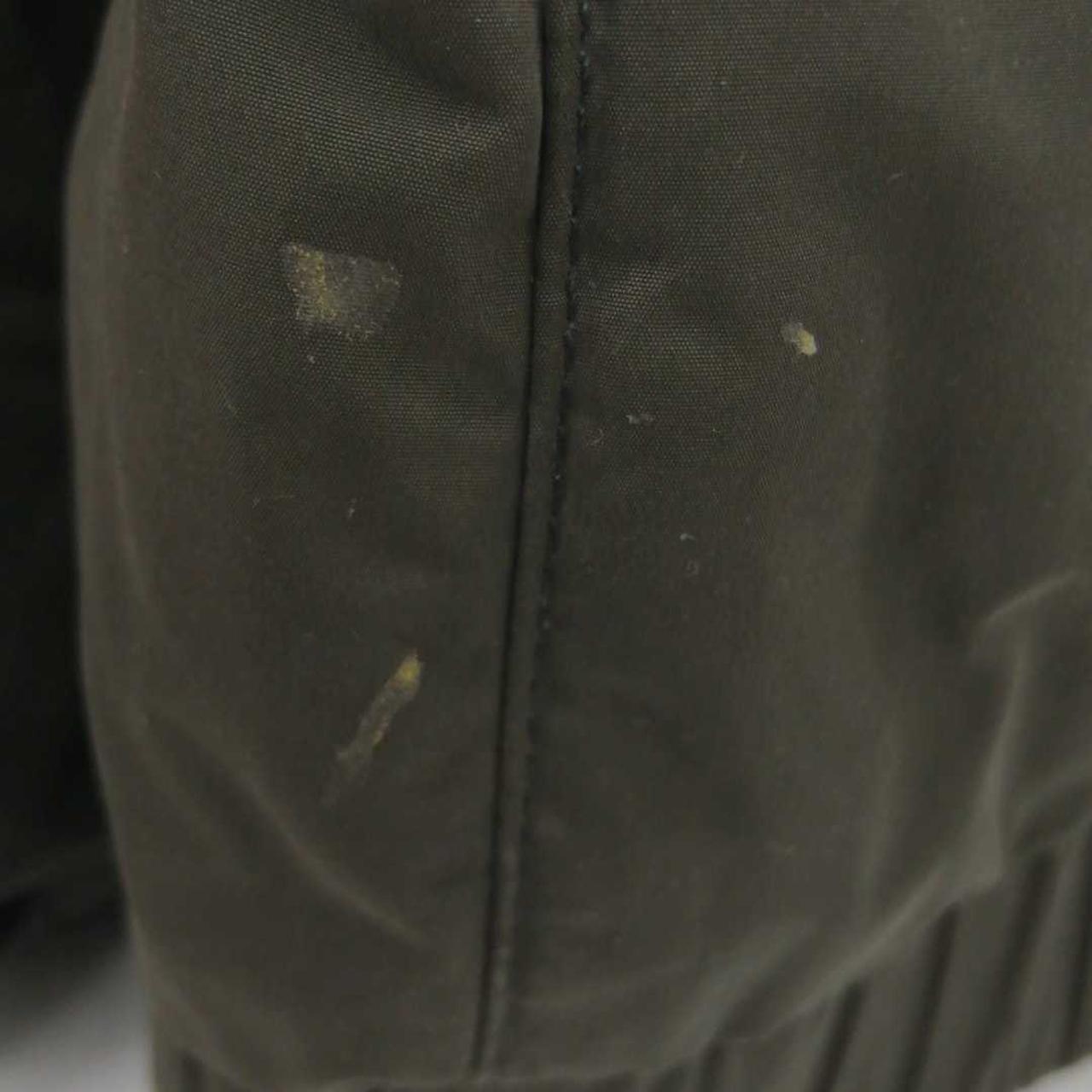 左裾付近に汚れ有り