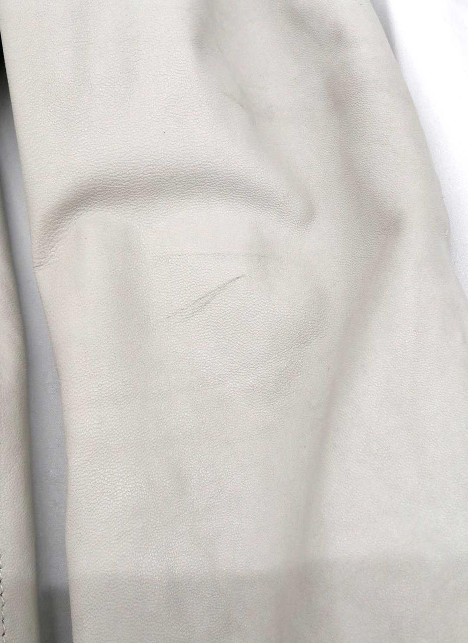 左腕に汚れ有り