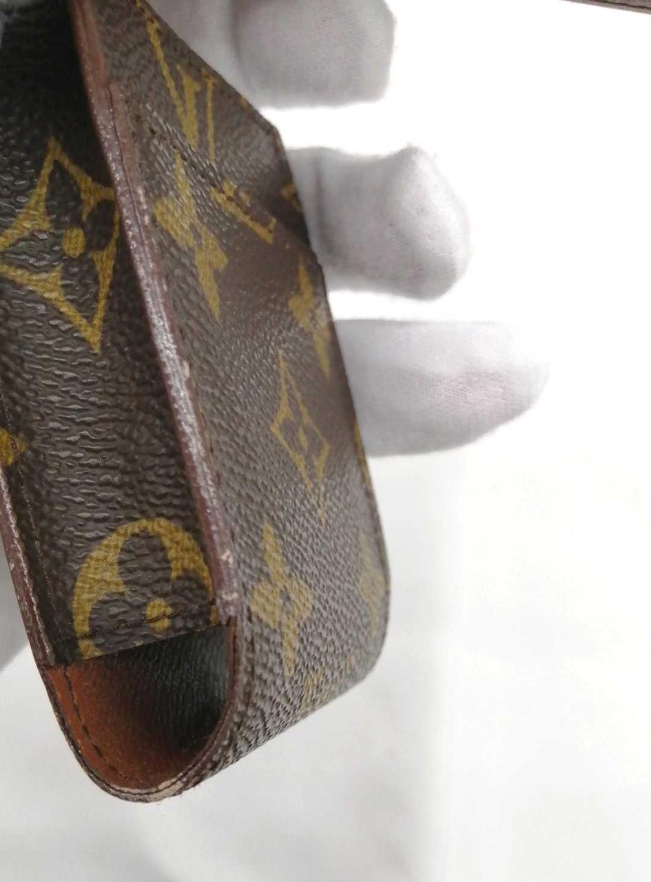 小さい擦れ傷有り