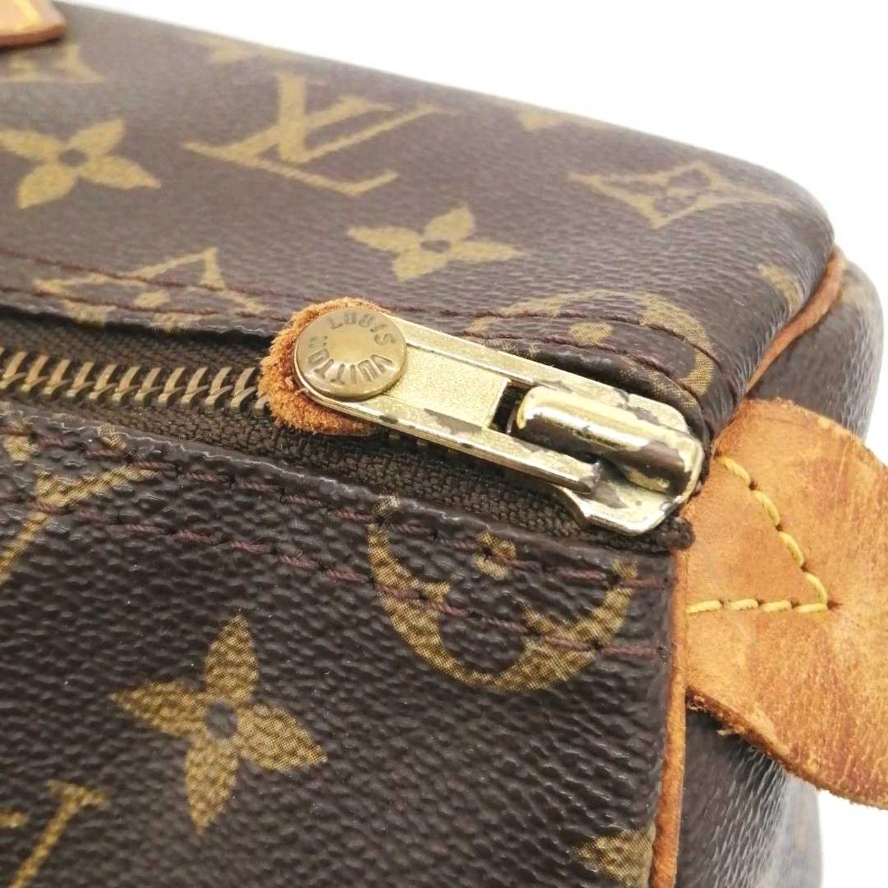 ファスナー引き手ちぎれています