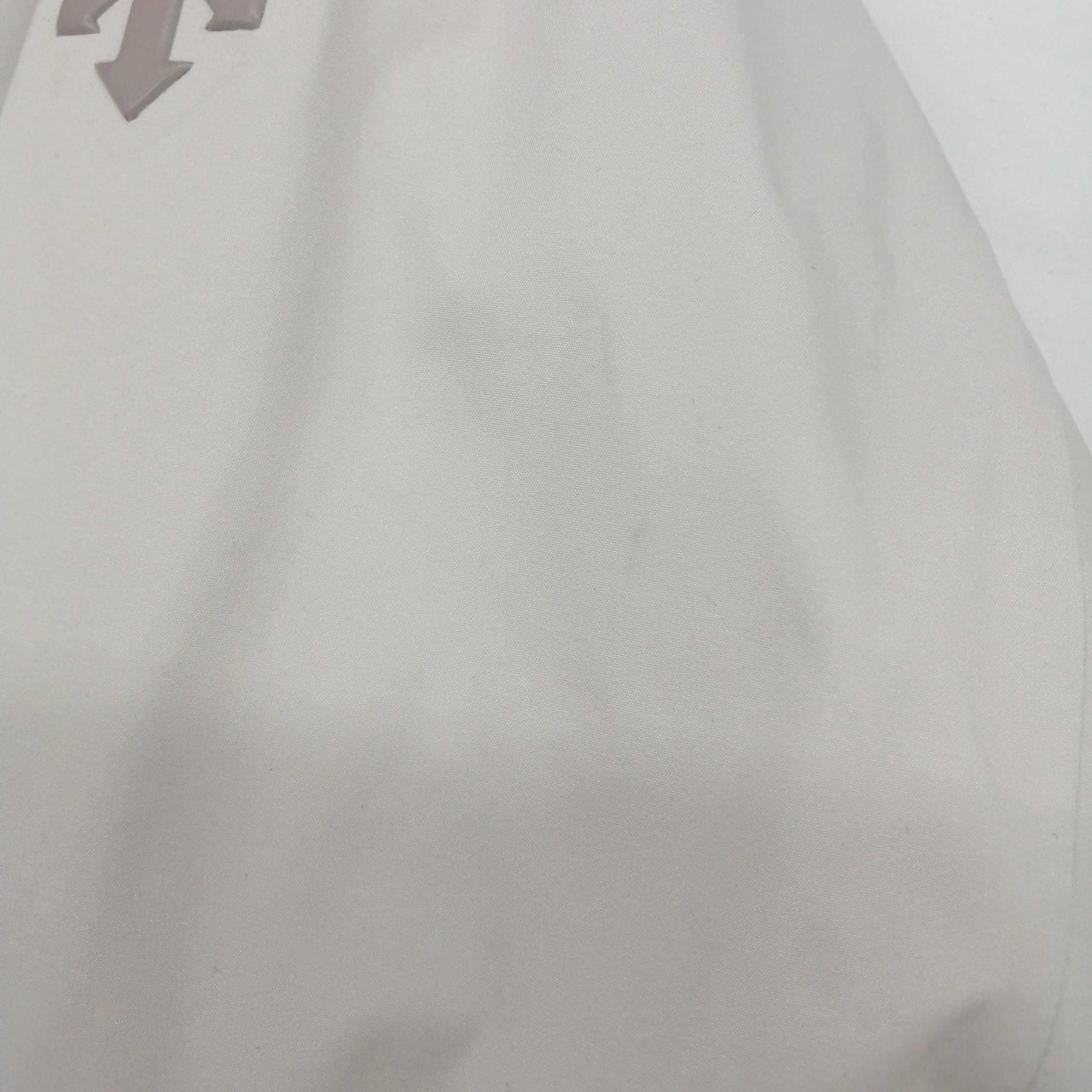 左腕部分にシミ有り