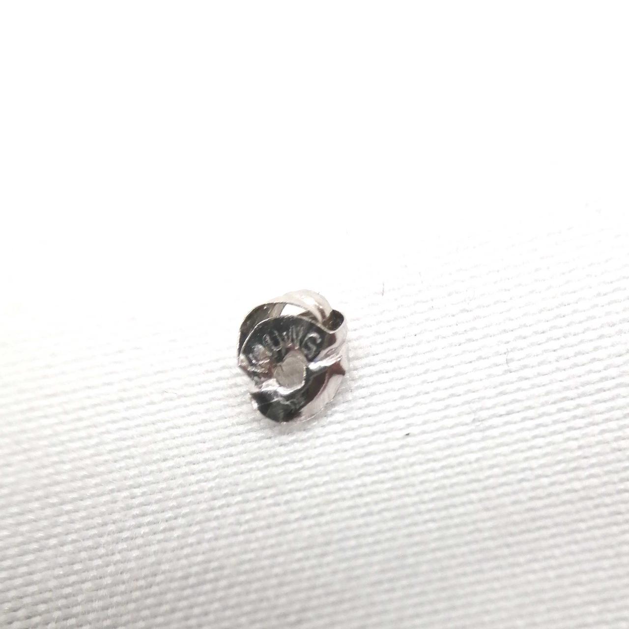 キャッチ一つしかありません。潰れています