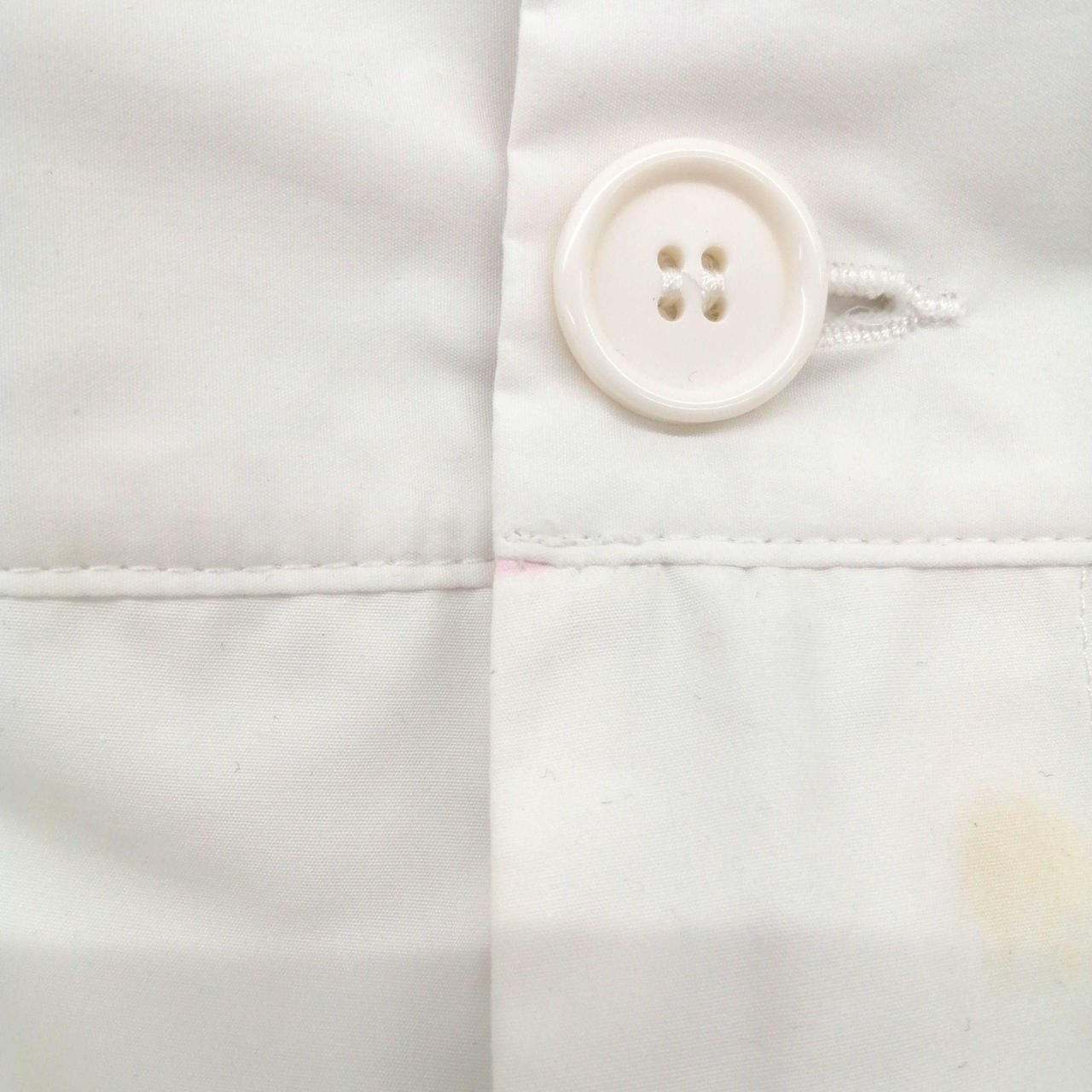 前面にシミ有り