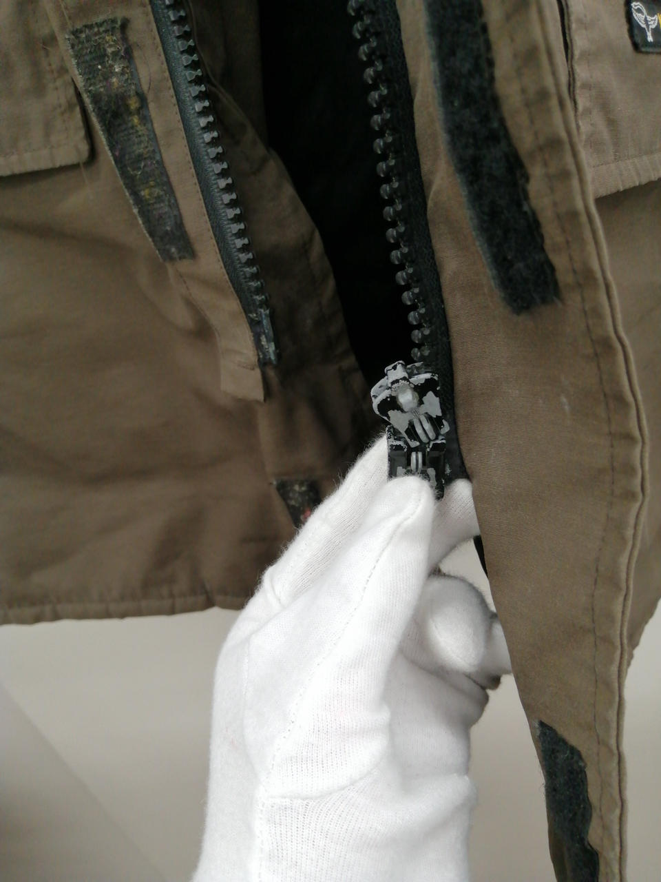 ジップ持つ部分ありません