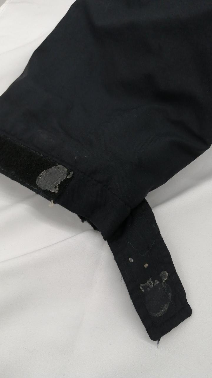 マジックテープ剥がれています