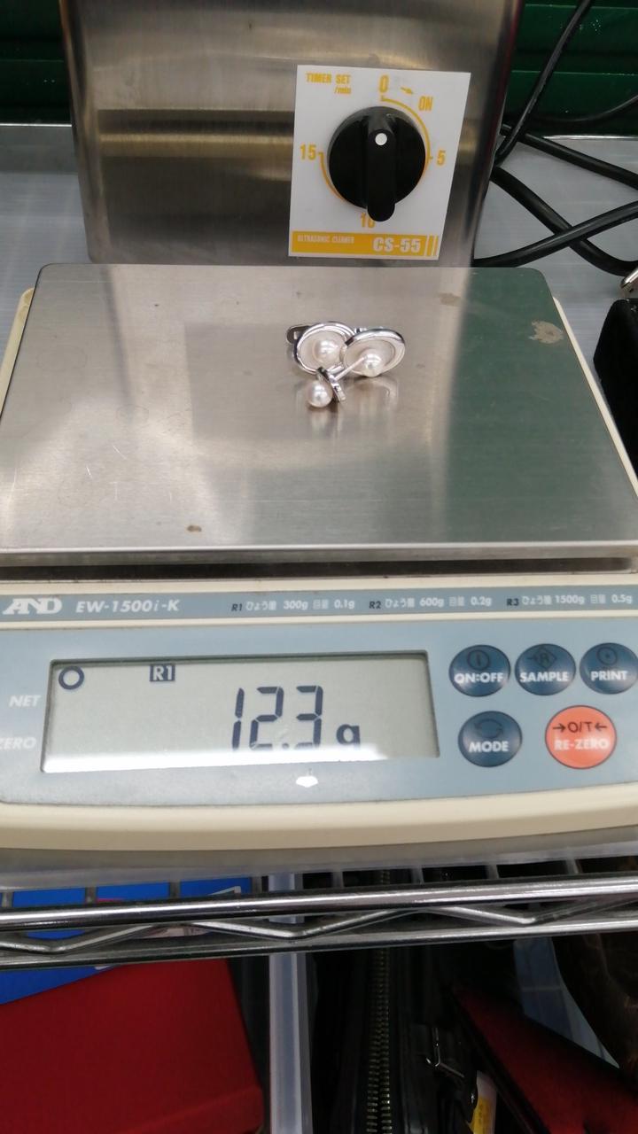 キャッチを除いた総重量です。