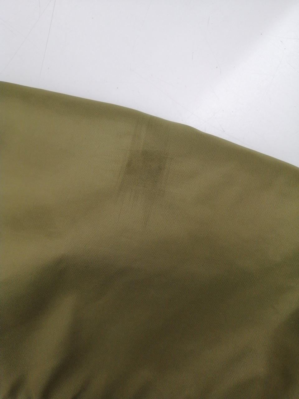 右袖口にシミ有り