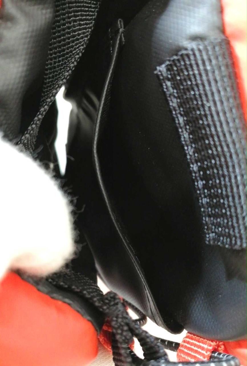 中にもポケット1つあります