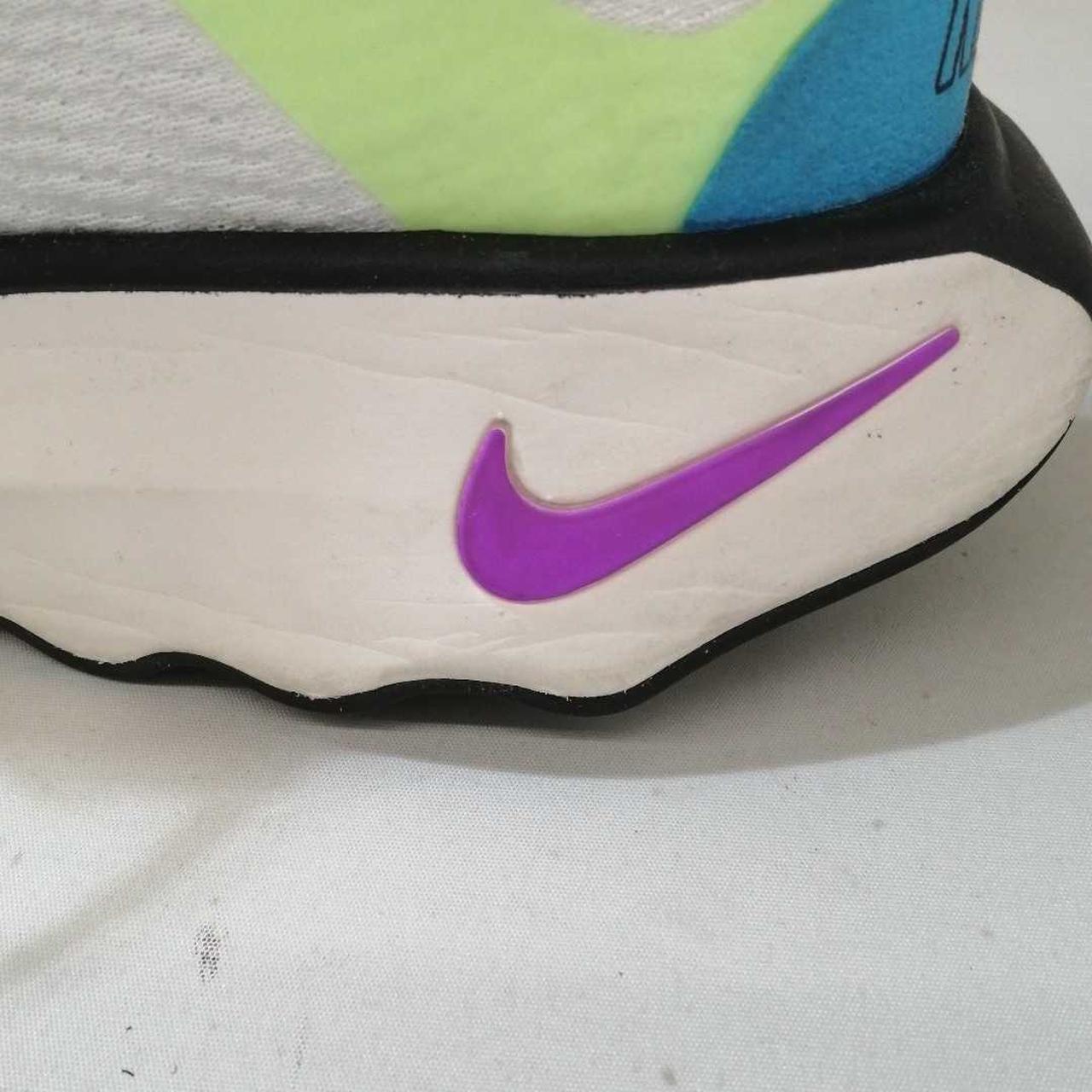 ソール部分に汚れあります