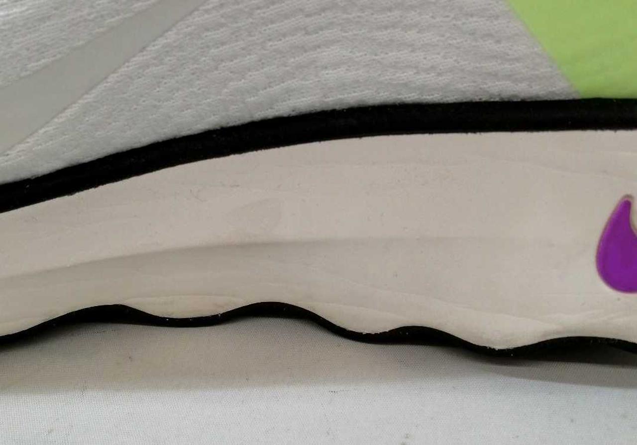 ソール部分に汚れあります