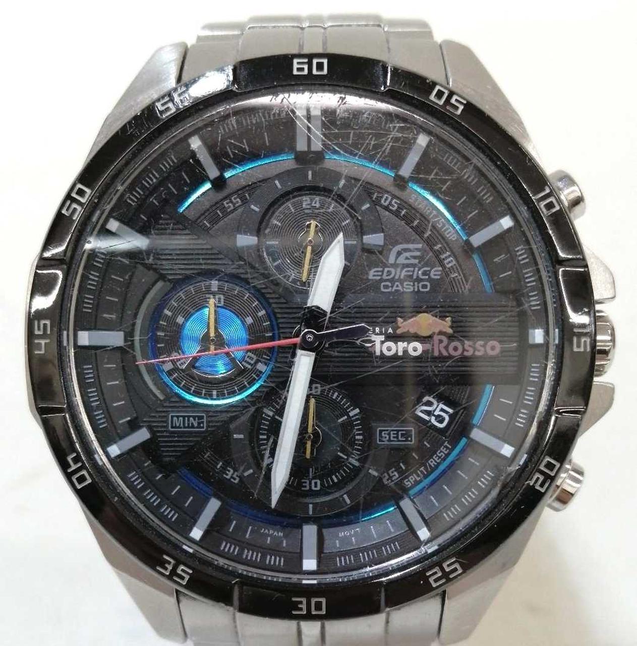 文字盤にキズ多くあります