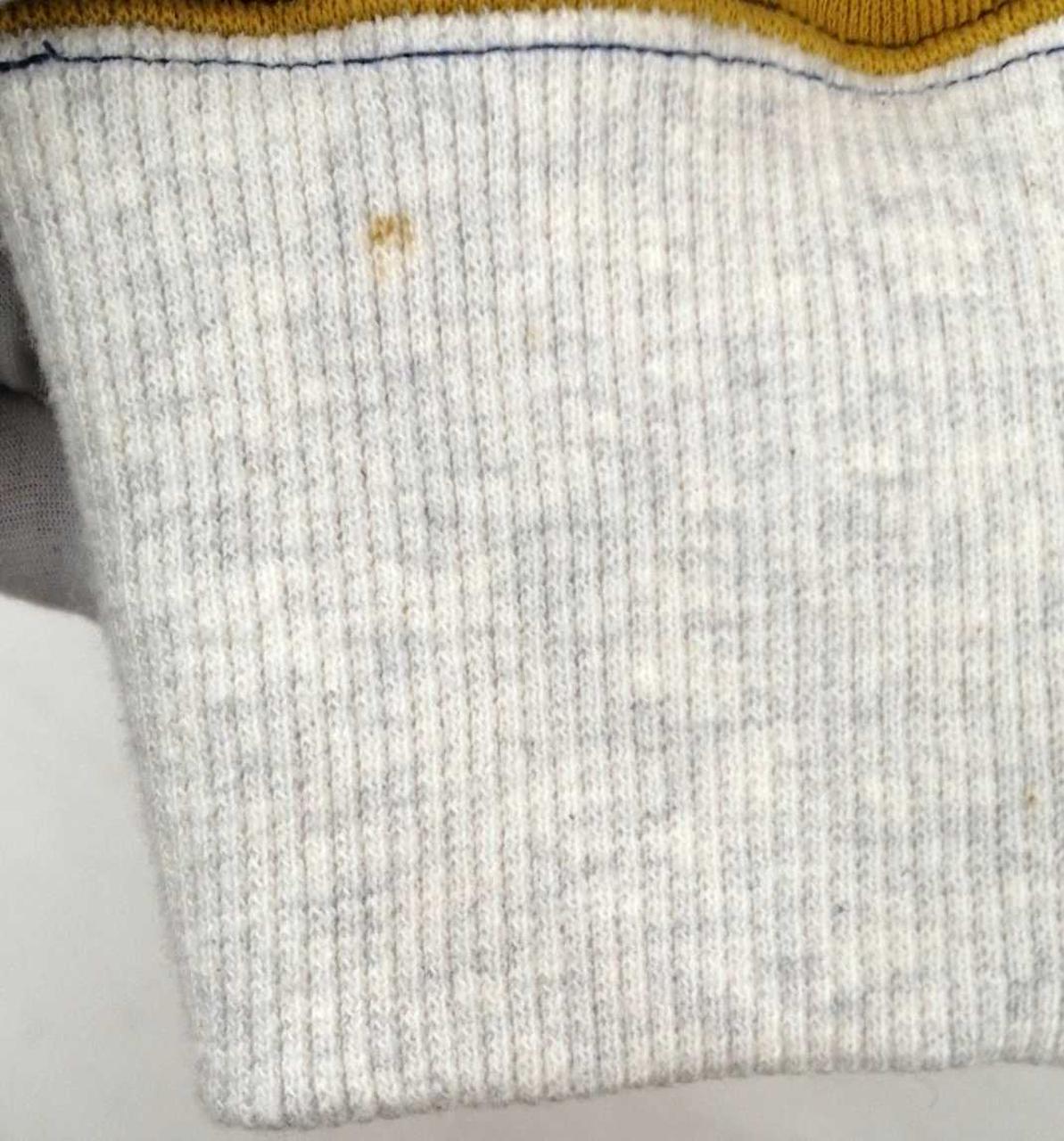 汚れ有り（右袖口）