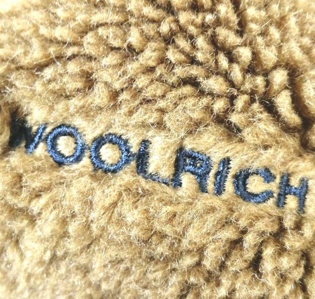 ロゴ刺繍