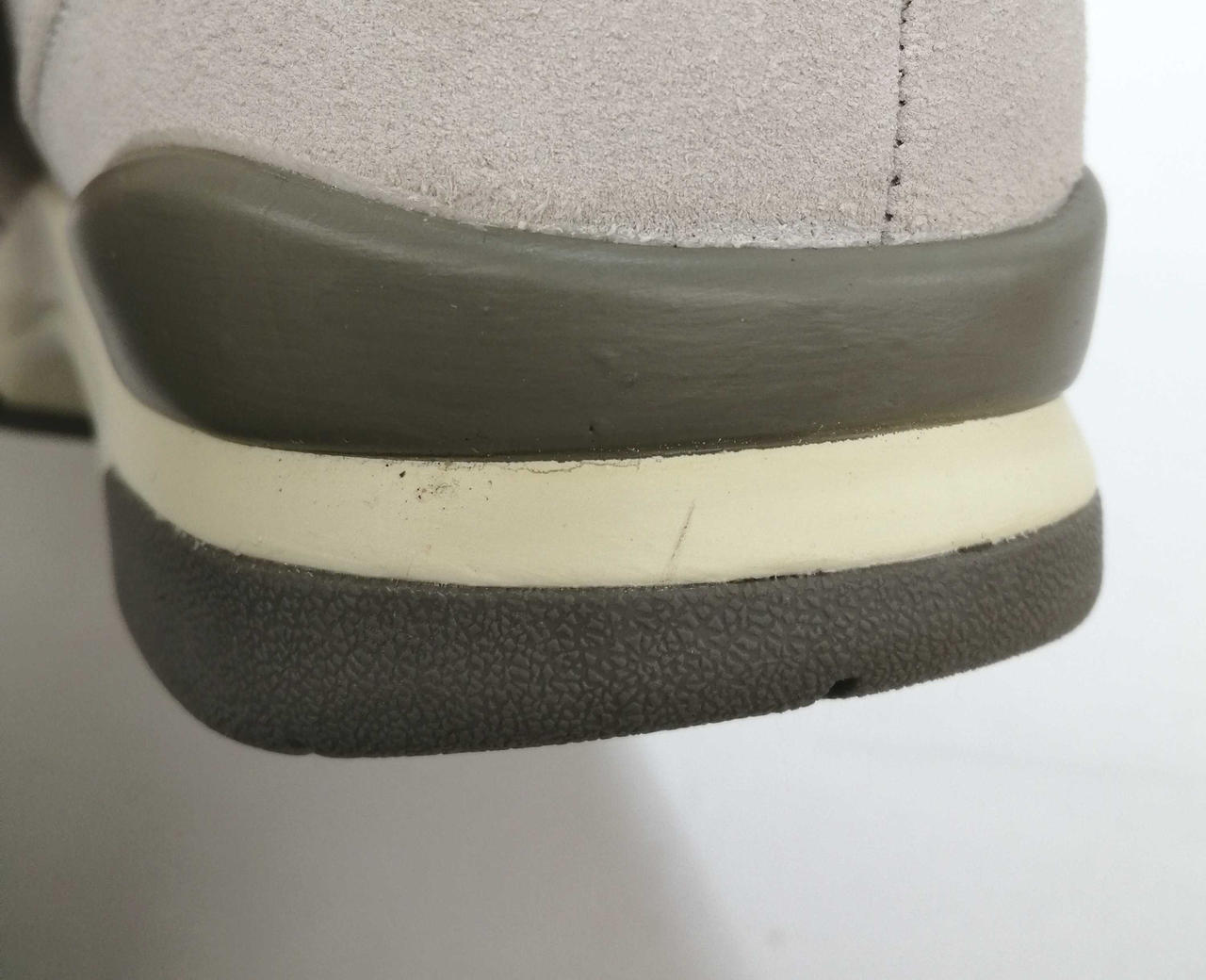 かかと汚れあります