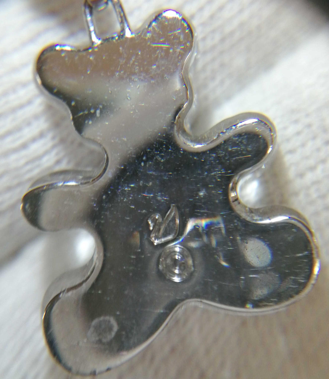 石裏側にキズ、汚れあります