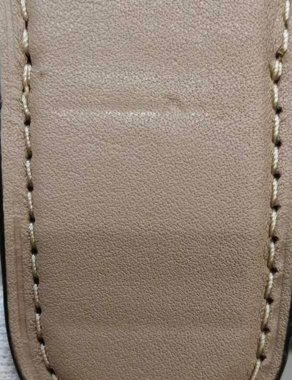 小さいへこみあります