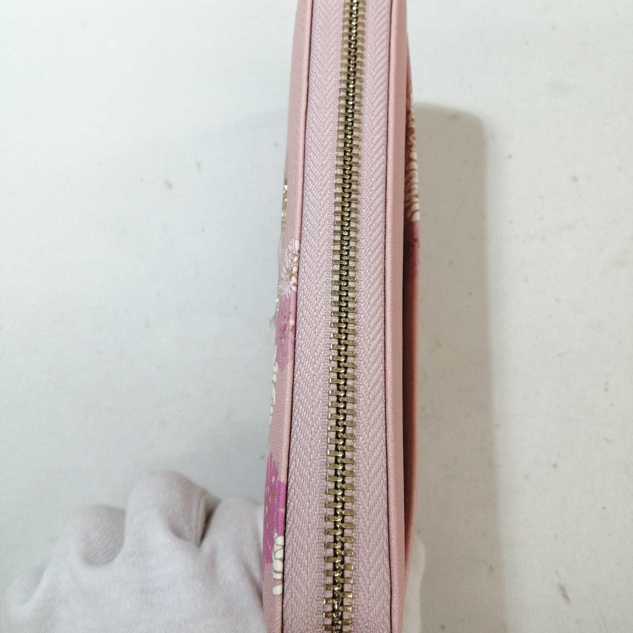 チャック引っかかりありません