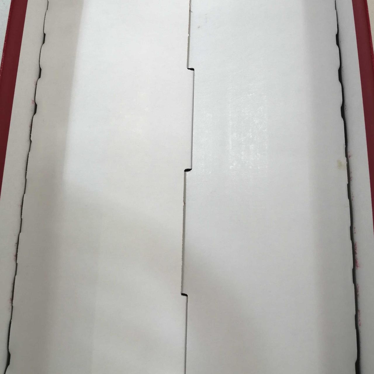 箱内側に汚れあります