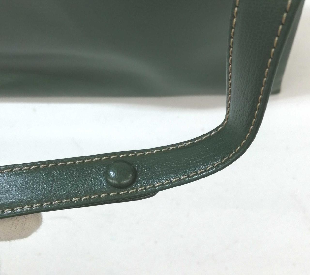 ショルダーストラップ癖が付いてます