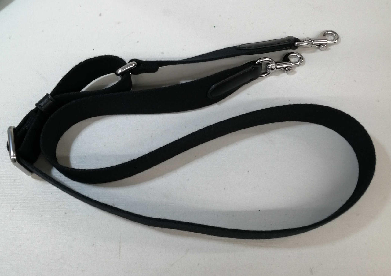 ショルダーストラップ