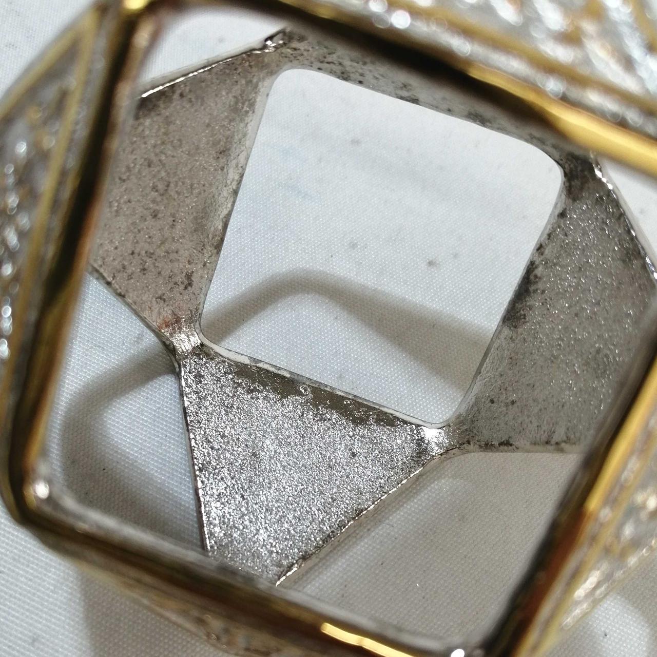 内側汚れ、キズあります