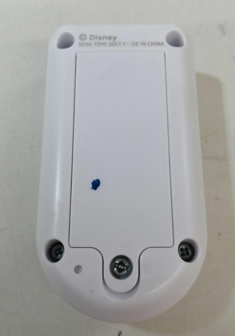 青いペンキついてます