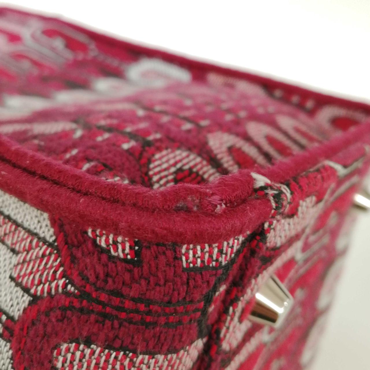 角に劣化あります