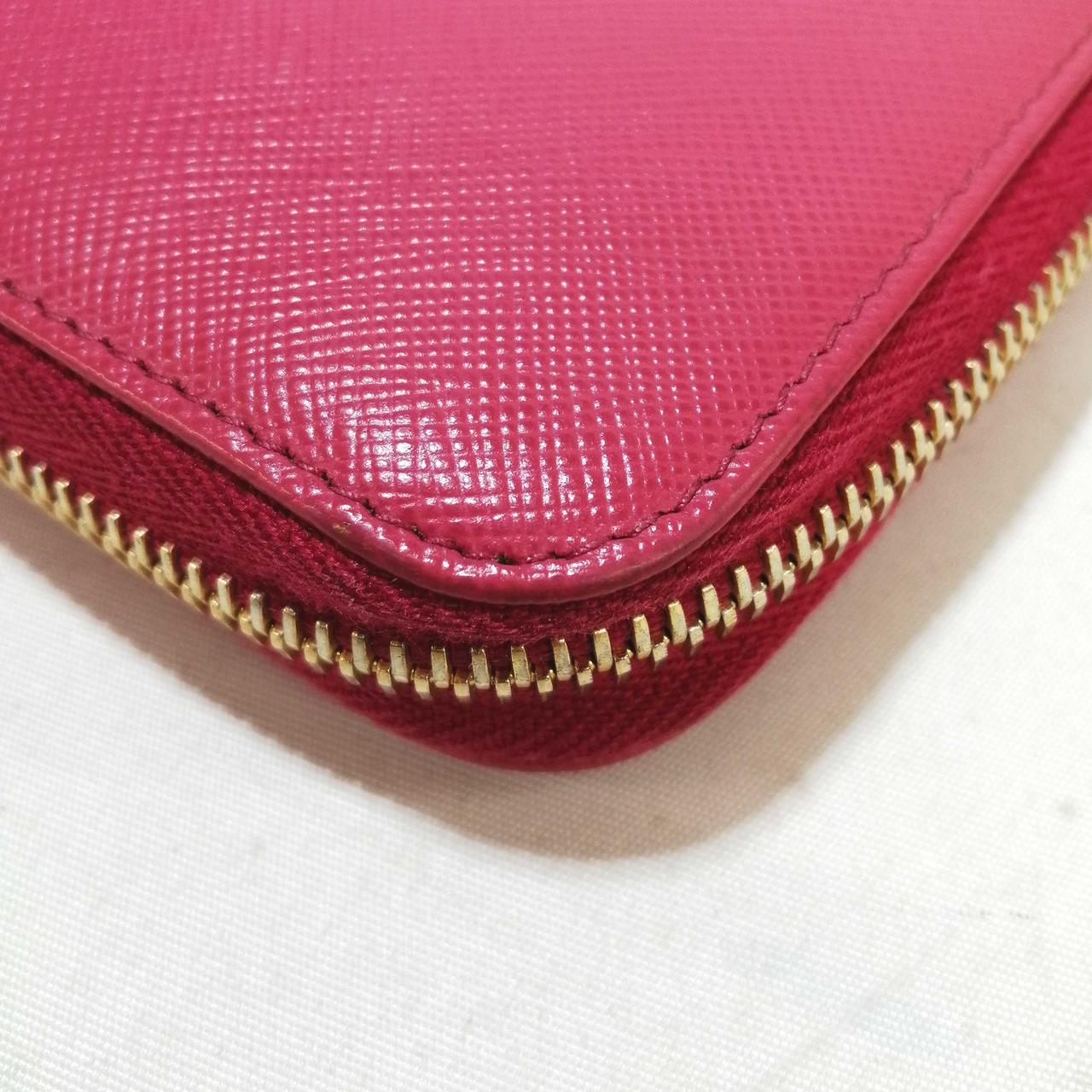 縁に汚れあります