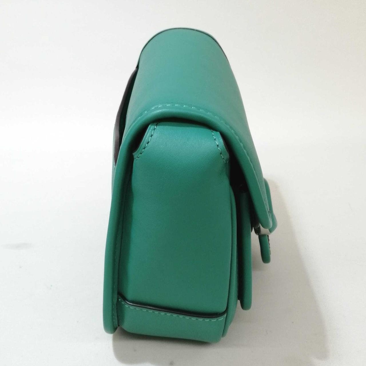 側面　少ししわあります