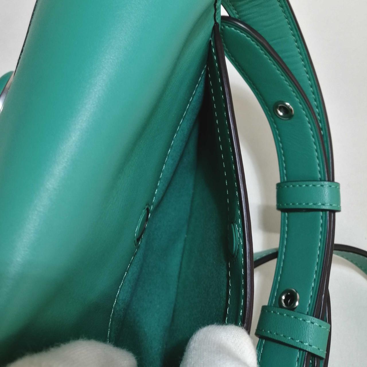 背面ポケット内側